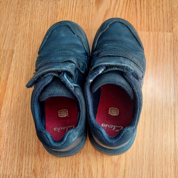 Boys Clarks school shoes UK 9.5 f - Picture 3 of 4